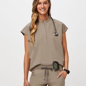 Women's Figs Rafaela Top XS